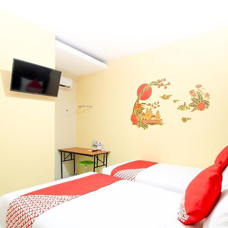 Super Oyo Capital O 217 A1 Hotel Σουραμπάγια Εξωτερικό φωτογραφία