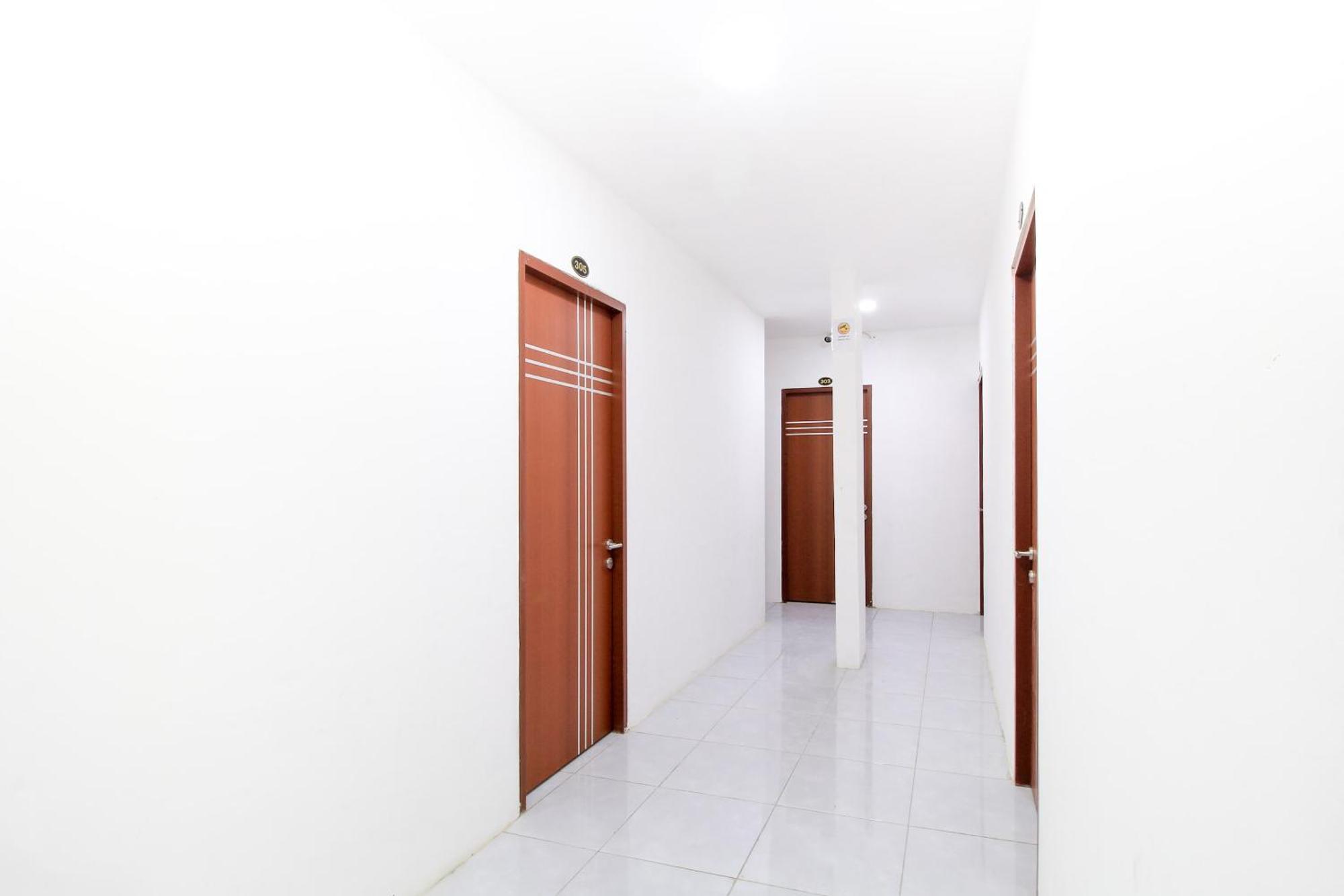 Super Oyo Capital O 217 A1 Hotel Σουραμπάγια Εξωτερικό φωτογραφία