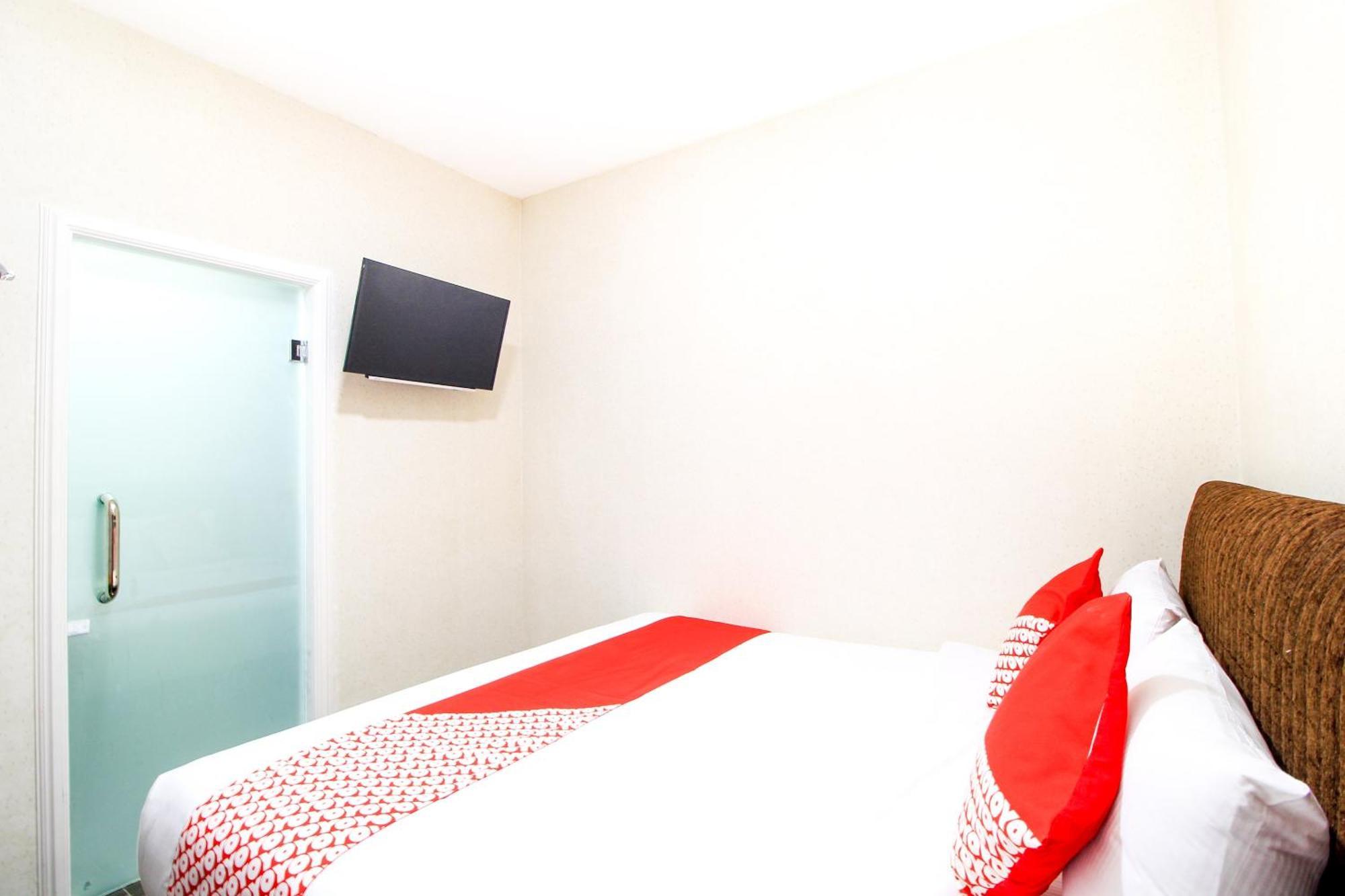 Super Oyo Capital O 217 A1 Hotel Σουραμπάγια Εξωτερικό φωτογραφία