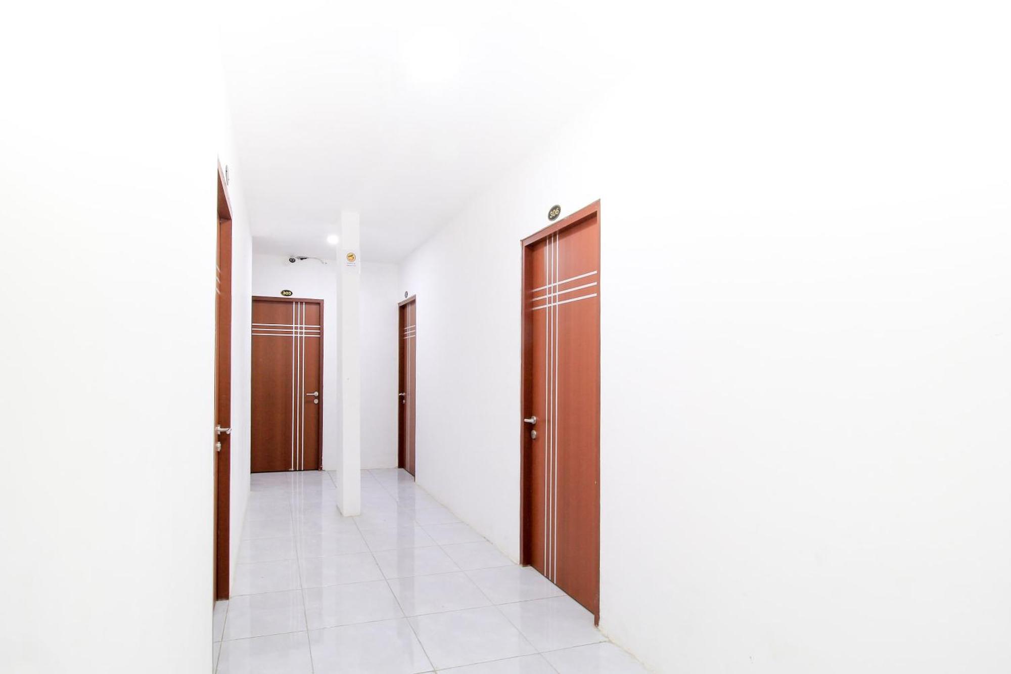 Super Oyo Capital O 217 A1 Hotel Σουραμπάγια Εξωτερικό φωτογραφία