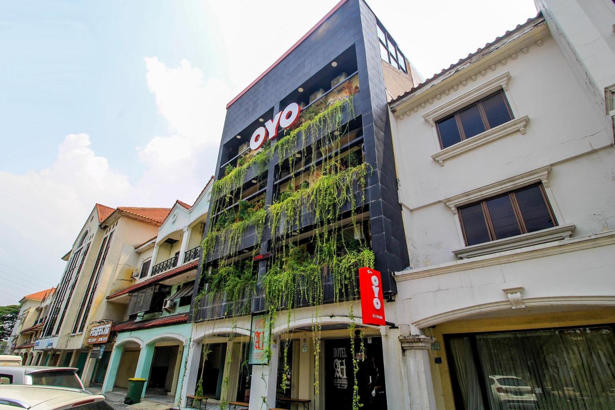 Super Oyo Capital O 217 A1 Hotel Σουραμπάγια Εξωτερικό φωτογραφία