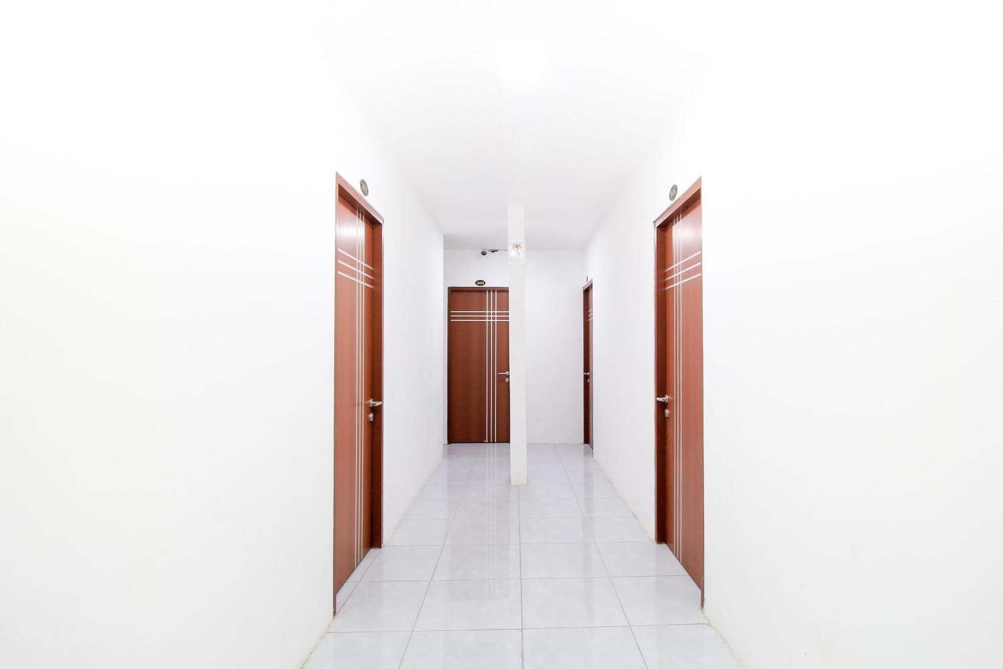 Super Oyo Capital O 217 A1 Hotel Σουραμπάγια Εξωτερικό φωτογραφία